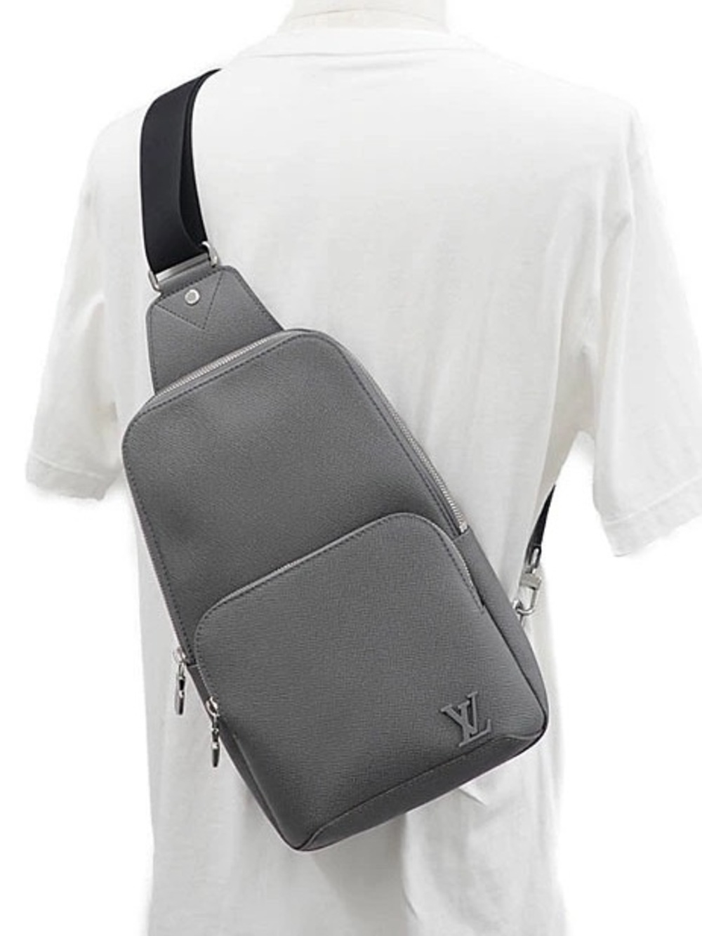 Louis Vuitton Slingbag
